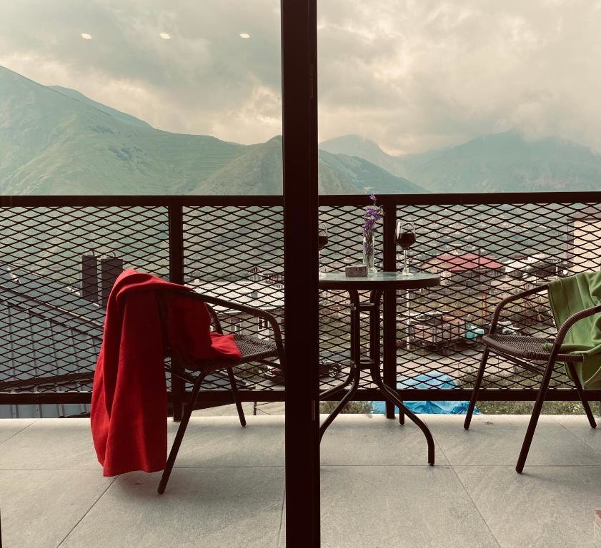 Степанцминда: Kazbegi Stylish Apartment