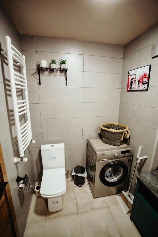 Бакурианский Андезит: Area Park Bakuriani Apartament 209