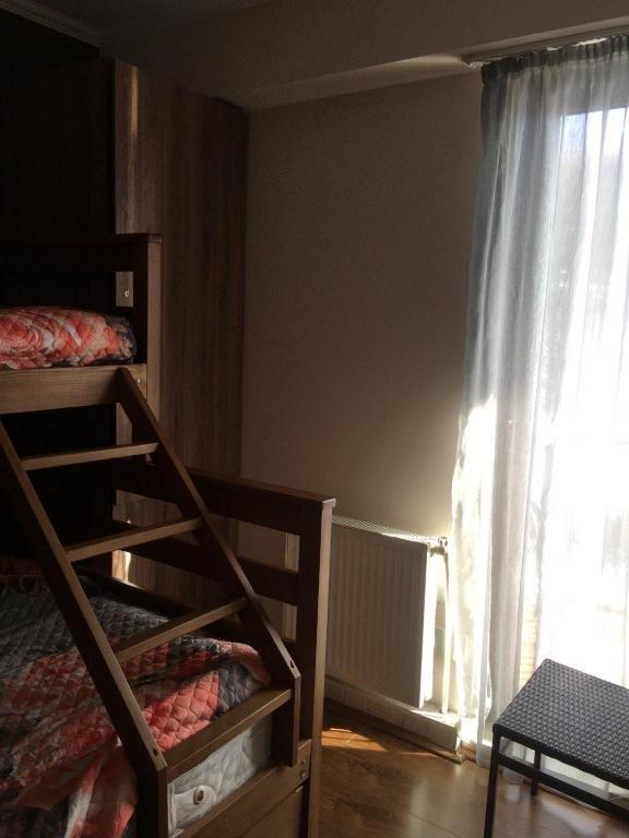Бакуриани: bakuriani 2 room apr near kokhta ski lift