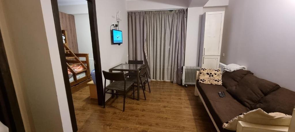 Бакуриани: bakuriani 2 room apr near kokhta ski lift