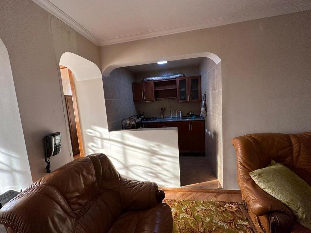 Гори: cozy 2-bedroom apartment in Gori
