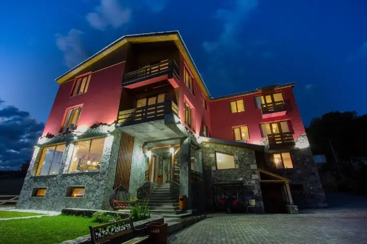 Бакуриани: Hotel in Bakuriani