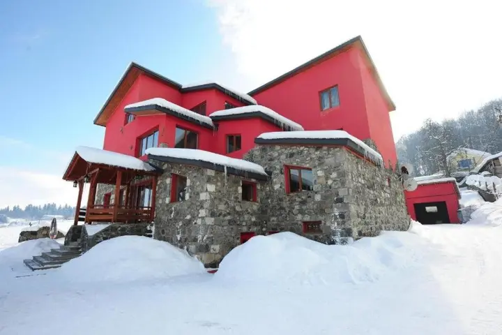 Бакуриани: Hotel in Bakuriani