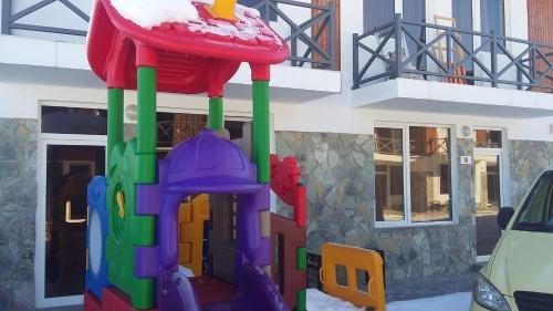 Cottages Next to Ski Slope — фото 2