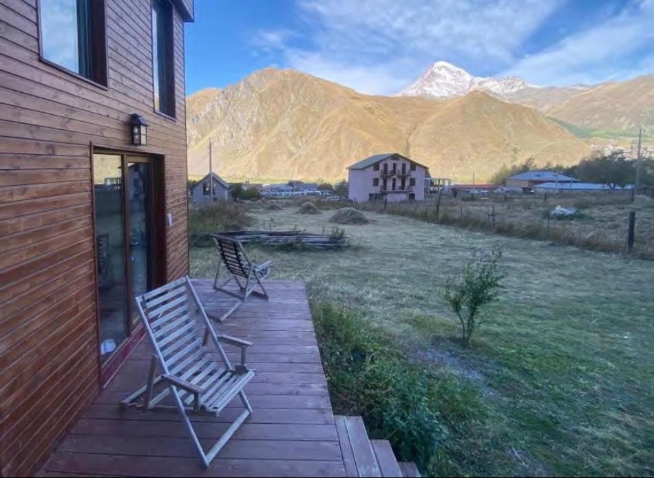 Степанцминда: Twin Cottages Kazbegi