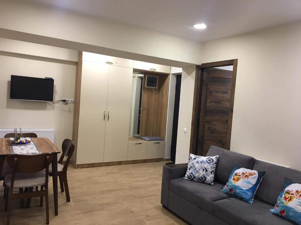 Бакуриани: Apartamenti Bakuriani INN