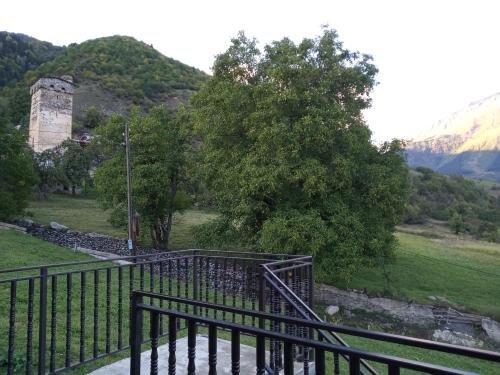 Местиа: Guesthouse Everezi