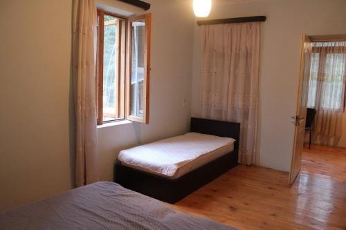 Местиа: Guest house lela