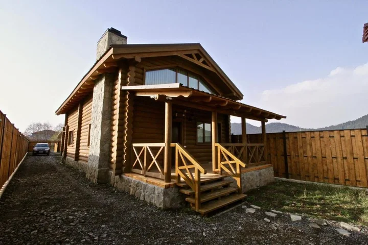 Бакуриани: Canadian Log House