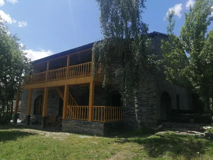 Омало: Hotel Kepney
