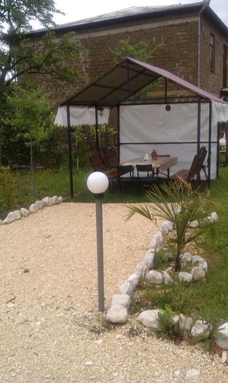Амбролаури: Guest House Shavnabada