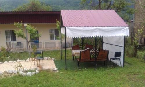 Амбролаури: Guest House Shavnabada
