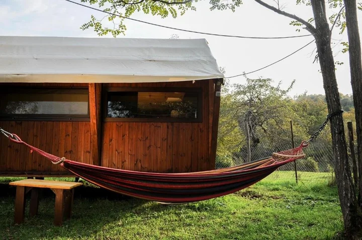 Амбролаури: Jvarisa Glamping