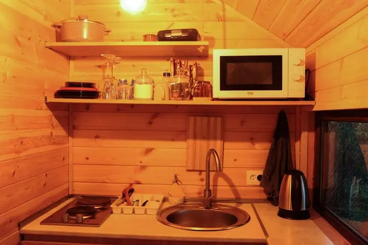 Амбролаури: Jvarisa Glamping