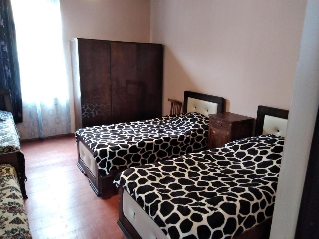 Амбролаури: Chelo Guesthouse