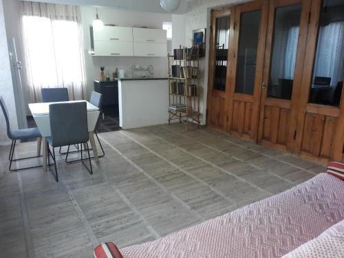 Амбролаури: guesthouse in ambrolauri