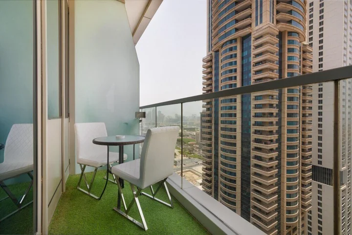Дубай: One Bedroom Ocean Heights Dubai Marina