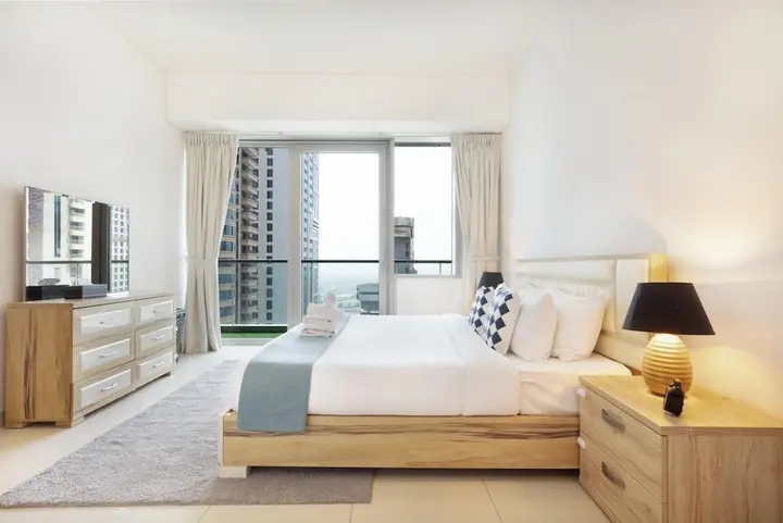 Дубай: One Bedroom Ocean Heights Dubai Marina