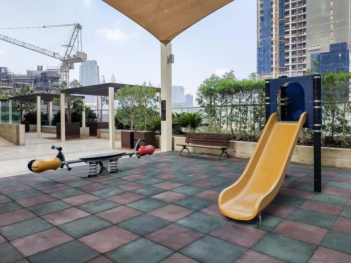 Дубай: Luxury Urban Retreat w Burj Khalifa Views
