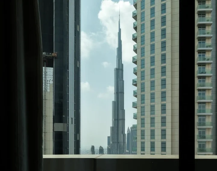Дубай: Luxury Urban Retreat w Burj Khalifa Views