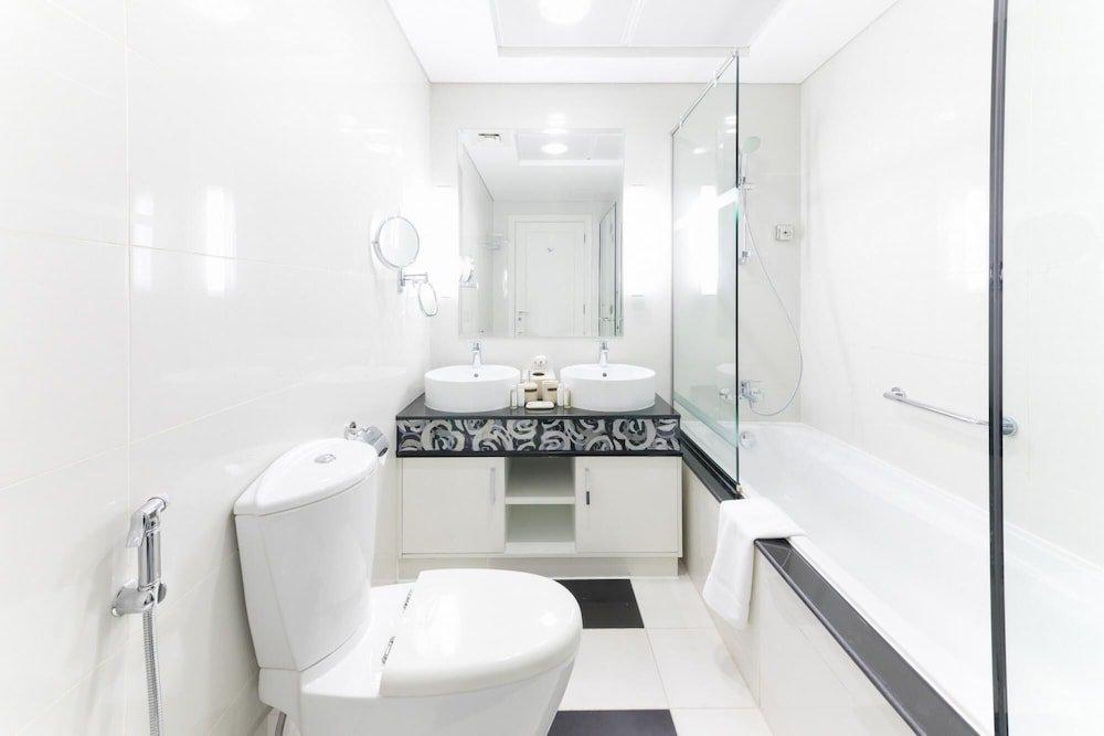 Дубай: Luxury Urban Retreat w Burj Khalifa Views