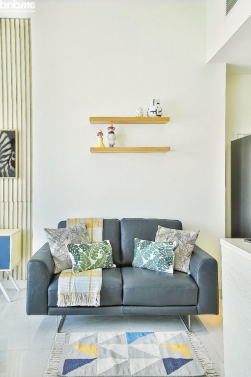 Дубай: Lake View Luxurious Studio Bnbmehomes