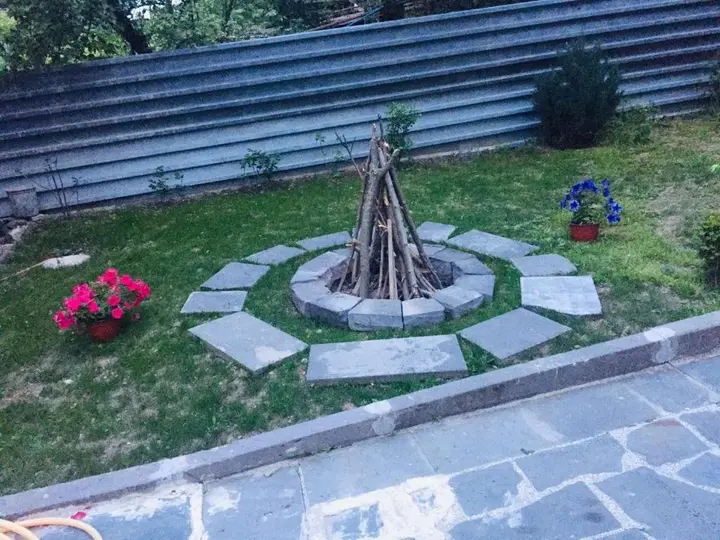 Боржоми: ბორჯომი საოჯახო სასტუმრო "გიომანი" Borjomi Guest House "GioMaNi" დასვენება ბორჯომში "GioMaNi"