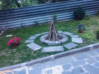 Боржоми: ბორჯომი საოჯახო სასტუმრო "გიომანი" Borjomi Guest House "GioMaNi" დასვენება ბორჯომში "GioMaNi"