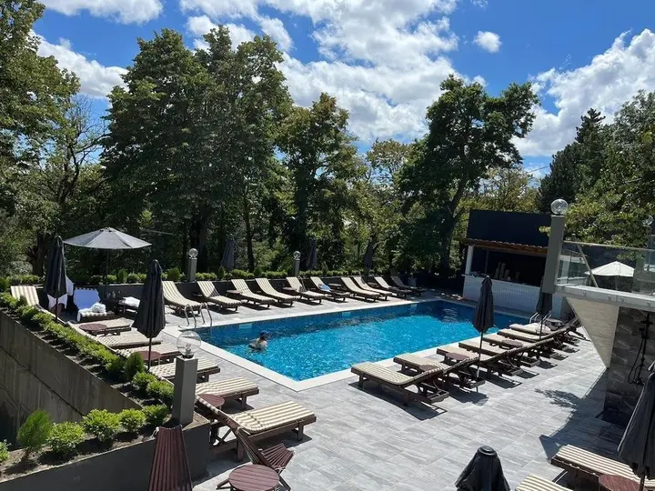 Тбилиси: Отель The Residence Mountain Resort