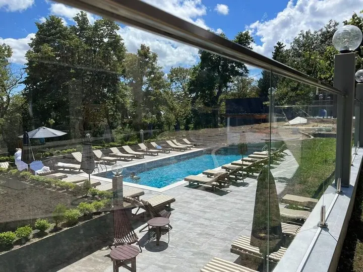 Тбилиси: Отель The Residence Mountain Resort