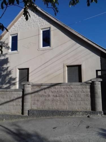 guest house in surami — фото 1