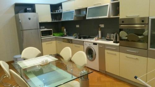 Баку: Sahil Apartment