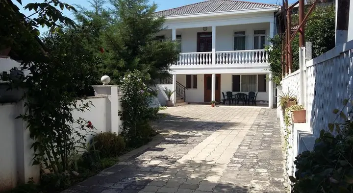 Батуми: Guest House on Angisa