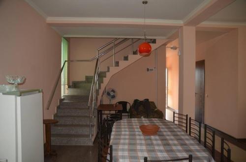 Уреки: Tiniko Guest House