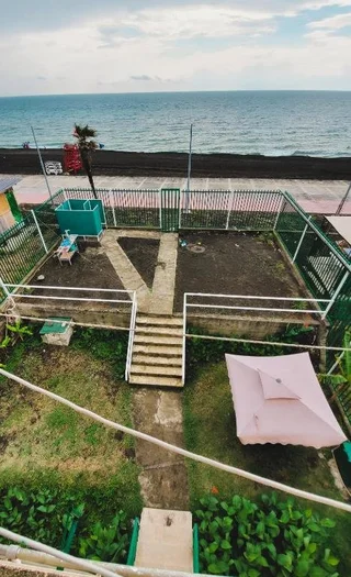 Уреки: Ureki House