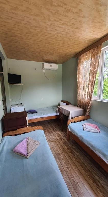 Уреки: Ureki House