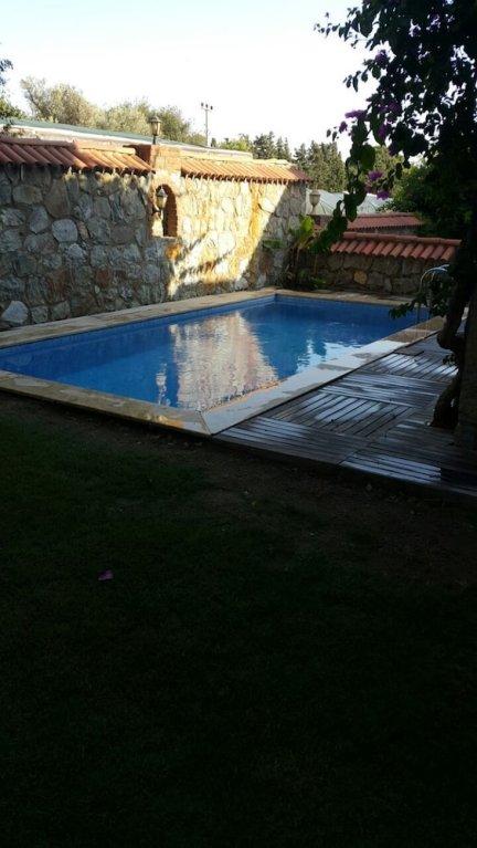 Гюмюшлюк: Important Group Villa Berry
