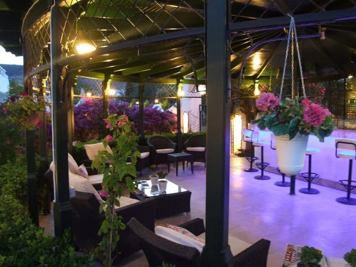 Голькой: Istanbul Hotel