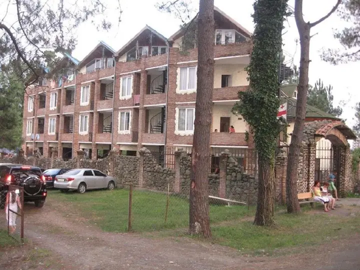 Уреки: Old House Apartments