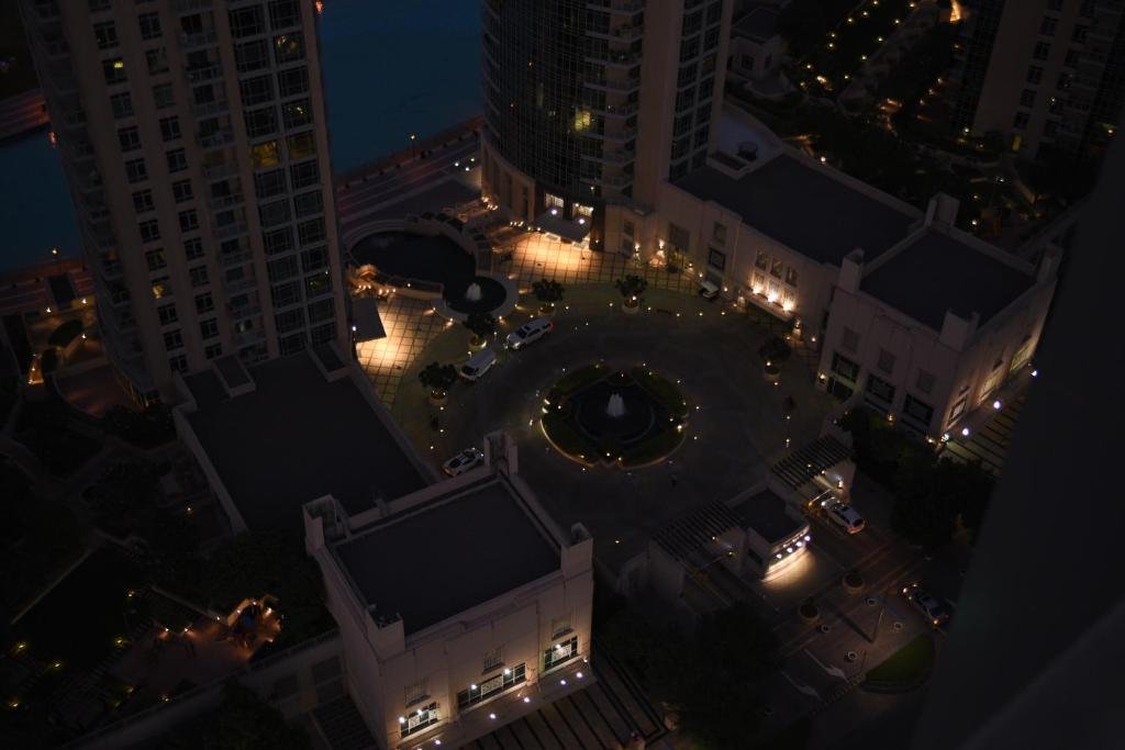 Дубай: Downtown Apartments with Fountain and Burj Khalifa View