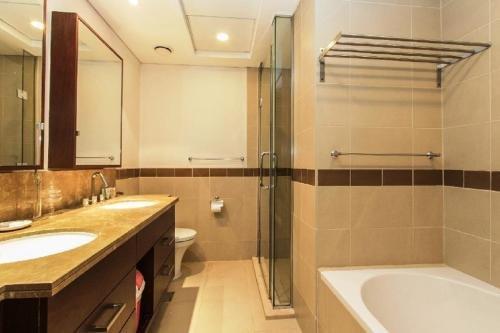 Дубай: Downtown Apartments with Fountain and Burj Khalifa View