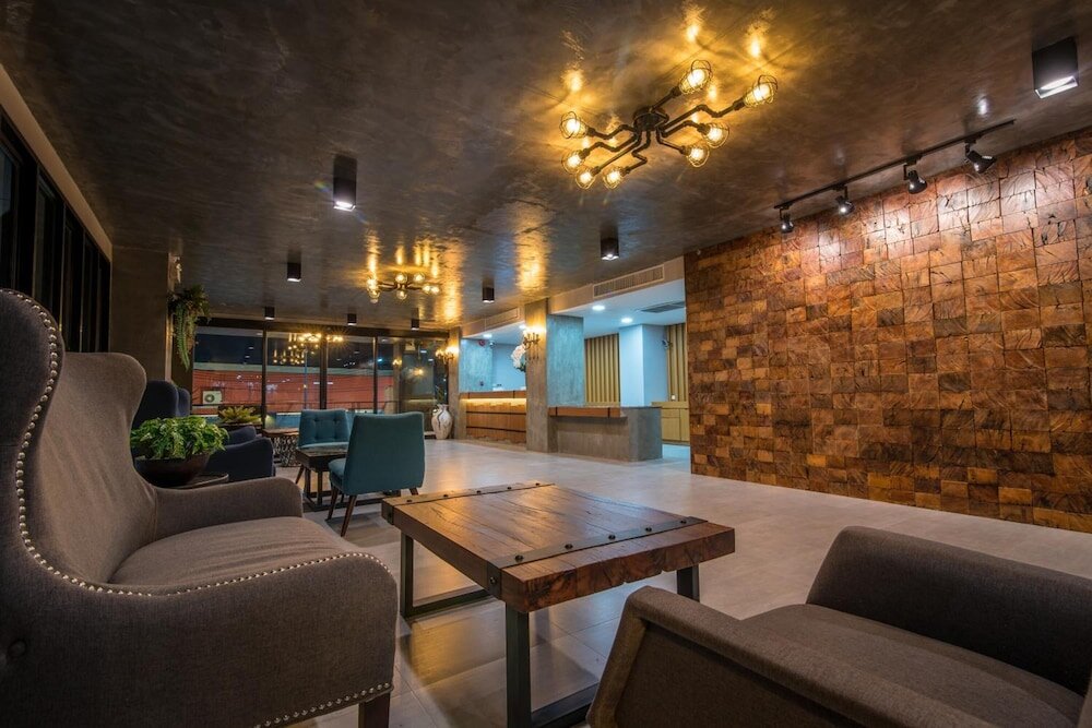 Кхлонг-Янг: deVloft hotel Korat