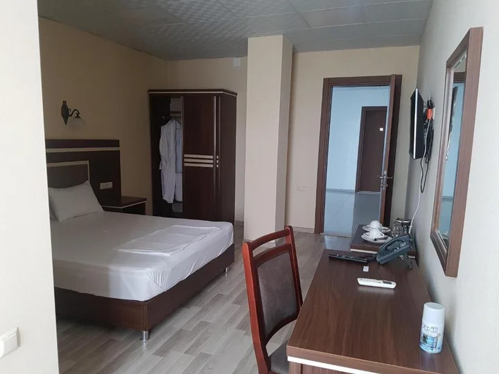 Батуми: Hotel 725 B