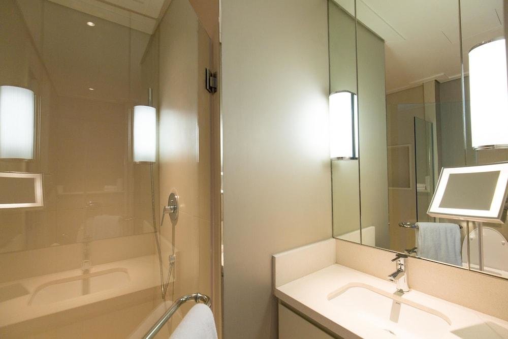 Дубай: Edens Dubai Vida Residences Downtown
