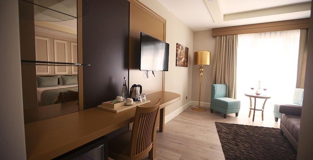 Сайл: The Escape Hotel