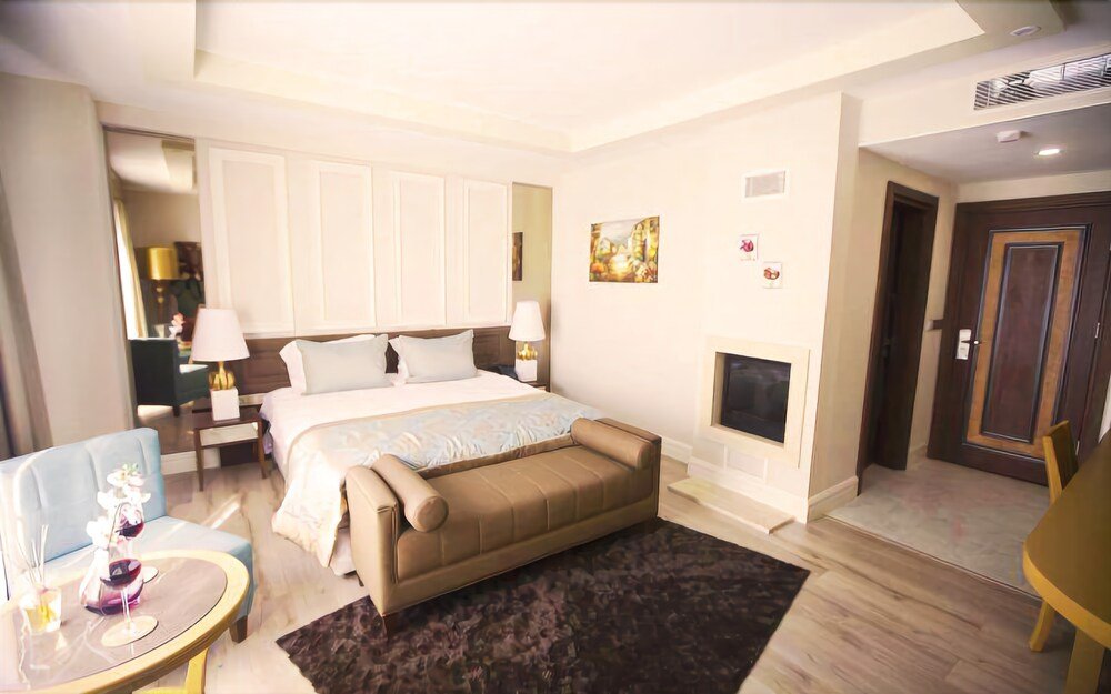 Сайл: The Escape Hotel