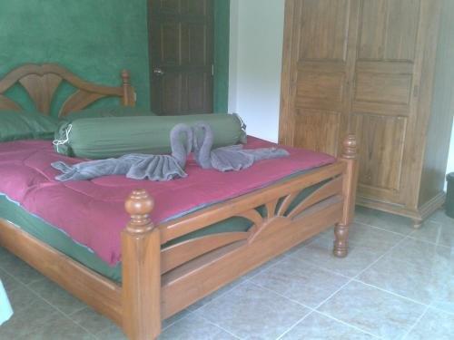 Такуа Па: Nananuira Apartment and Room