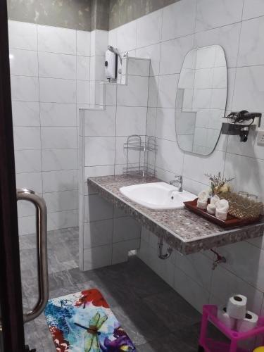 Такуа Па: Nananuira Apartment and Room