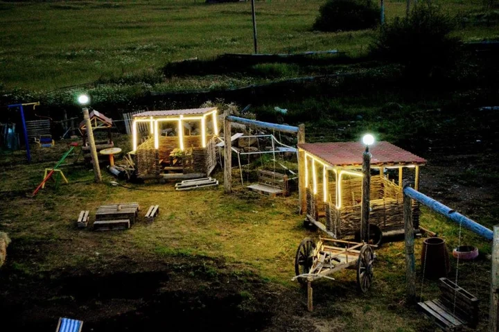 Бакурианский Андезит: New White House