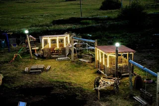 Бакурианский Андезит: New White House